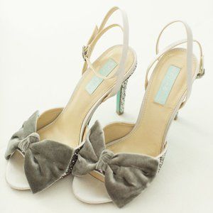 Jilly: Betsy Johnson Glitter & Bowed Heels, Silver Grey